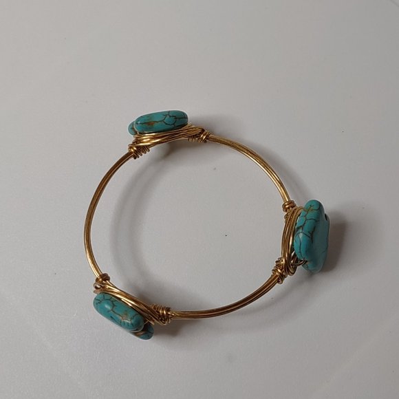 Very Small Gold Tone Wire And Blue Elephant Bracelet - Picture 6 of 10